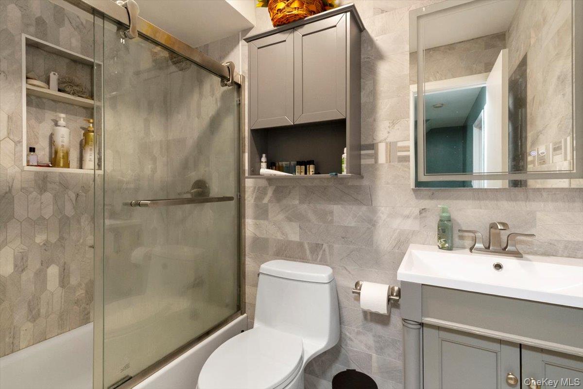 #13 photo, 3665 Boller Avenue, הברונקס Bronx , NY 10466