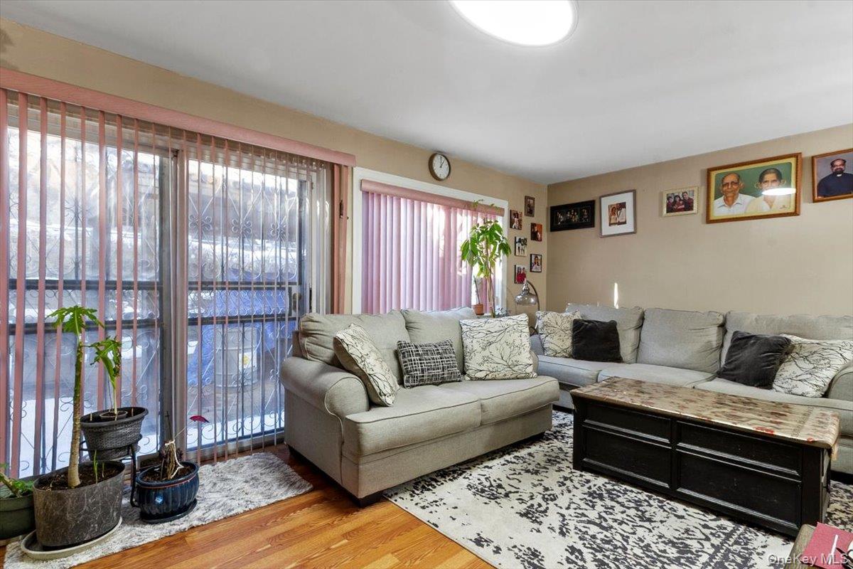 #5 photo, 3665 Boller Avenue, הברונקס Bronx , NY 10466