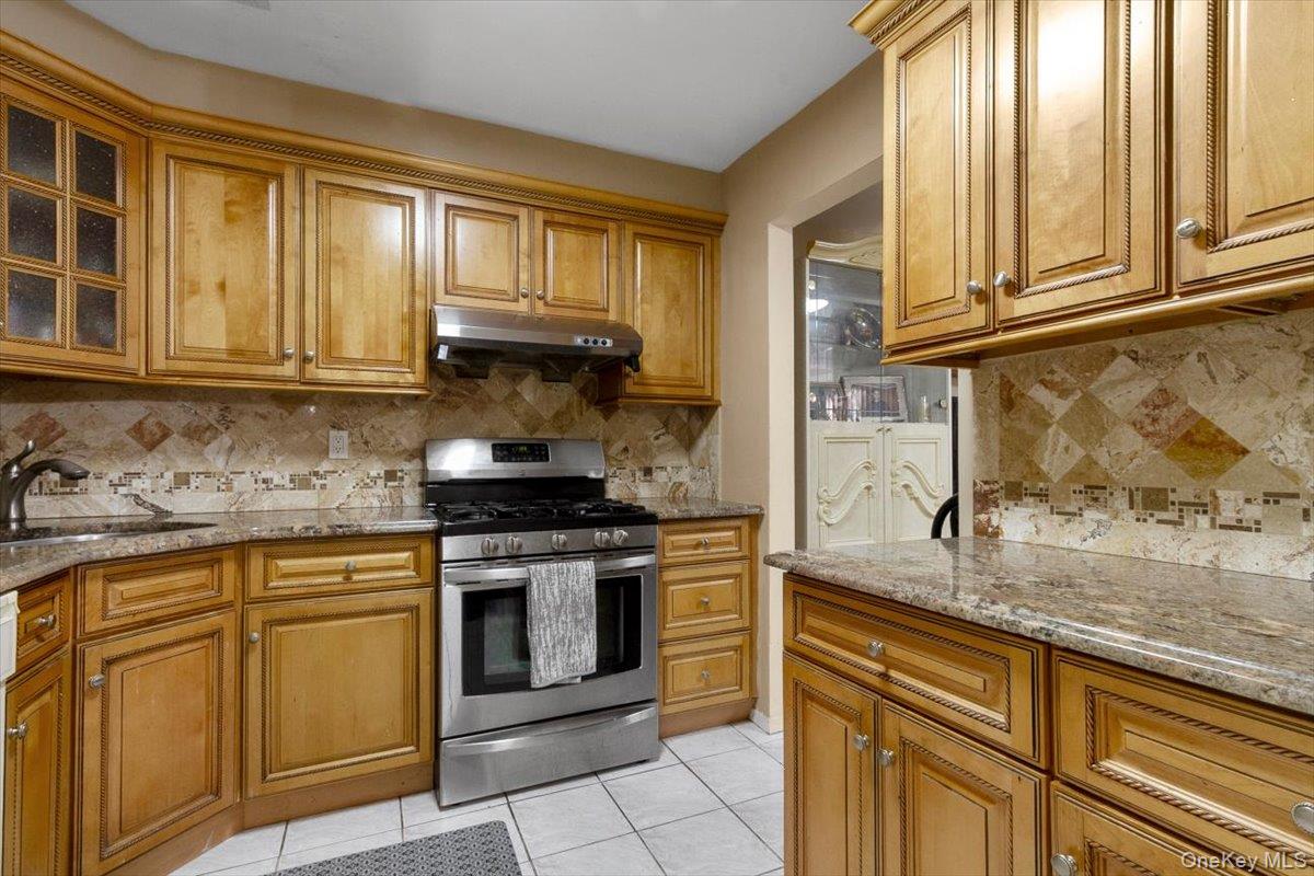 #9 photo, 3665 Boller Avenue, הברונקס Bronx , NY 10466