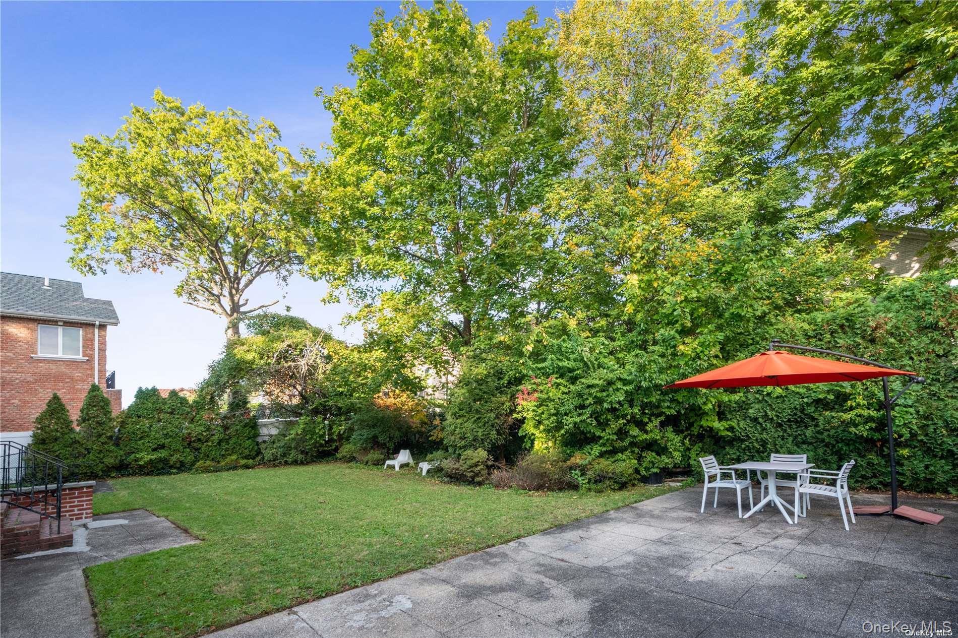 #14 photo, 29-33 212th St, Bayside , NY 11360