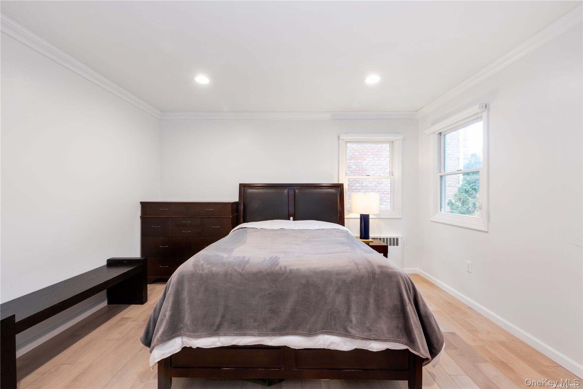 #6 photo, 29-33 212th St, Bayside , NY 11360