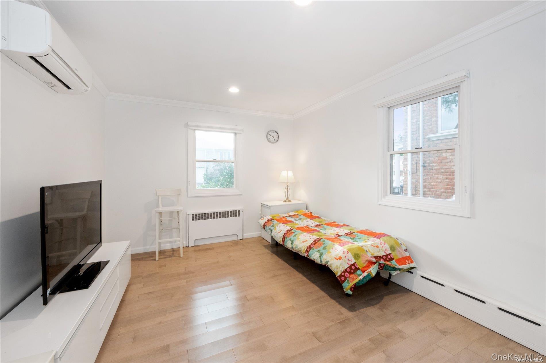 #8 photo, 29-33 212th St, Bayside , NY 11360