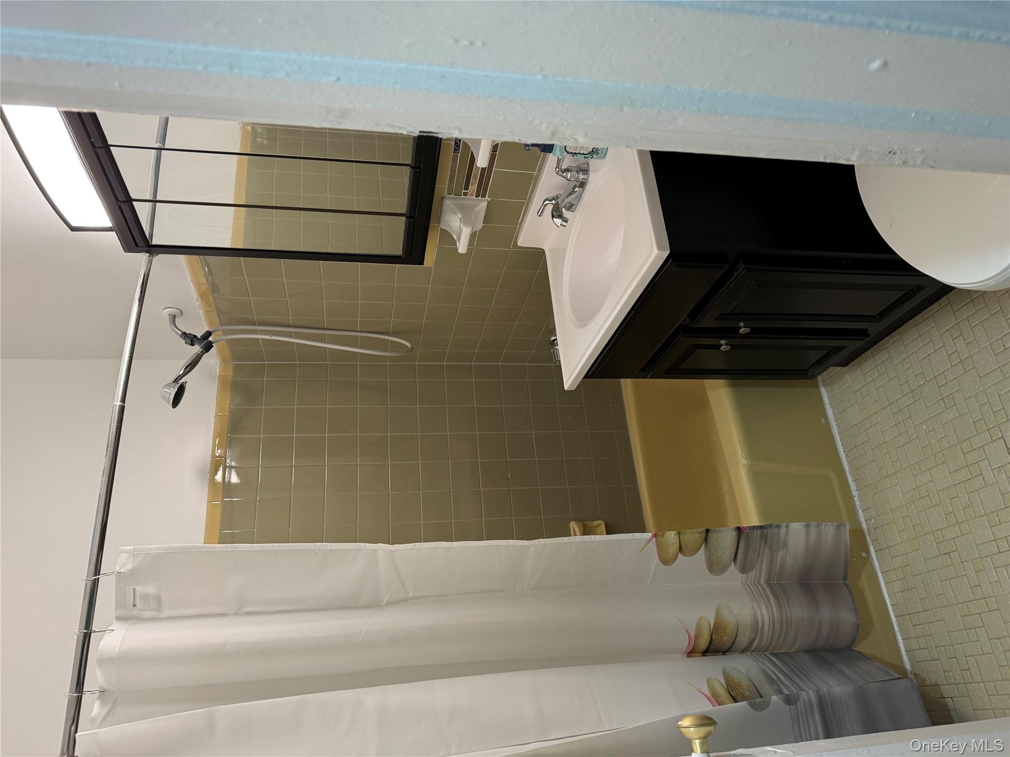 #4 photo, 10617 Metropolitan Avenue, קווינס Forest Hills , NY 11375