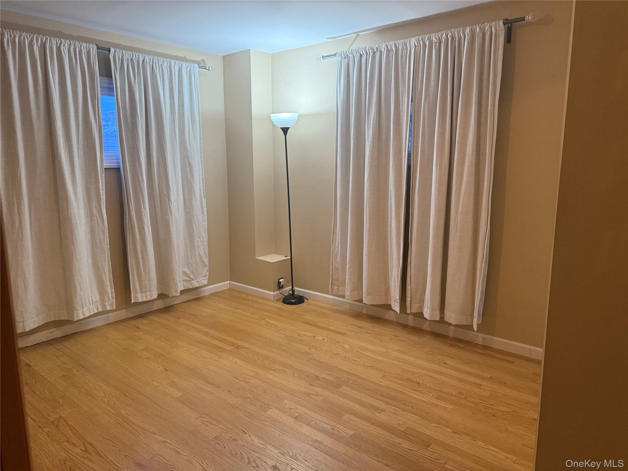 #3 photo, 16 Eileen Avenue, Plainview , NY 11803