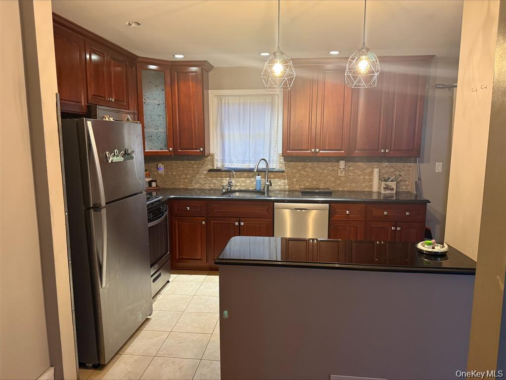 #7 photo, 16 Eileen Avenue, Plainview , NY 11803