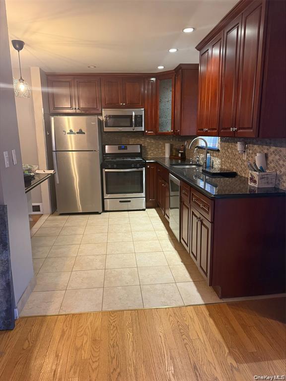 #8 photo, 16 Eileen Avenue, Plainview , NY 11803