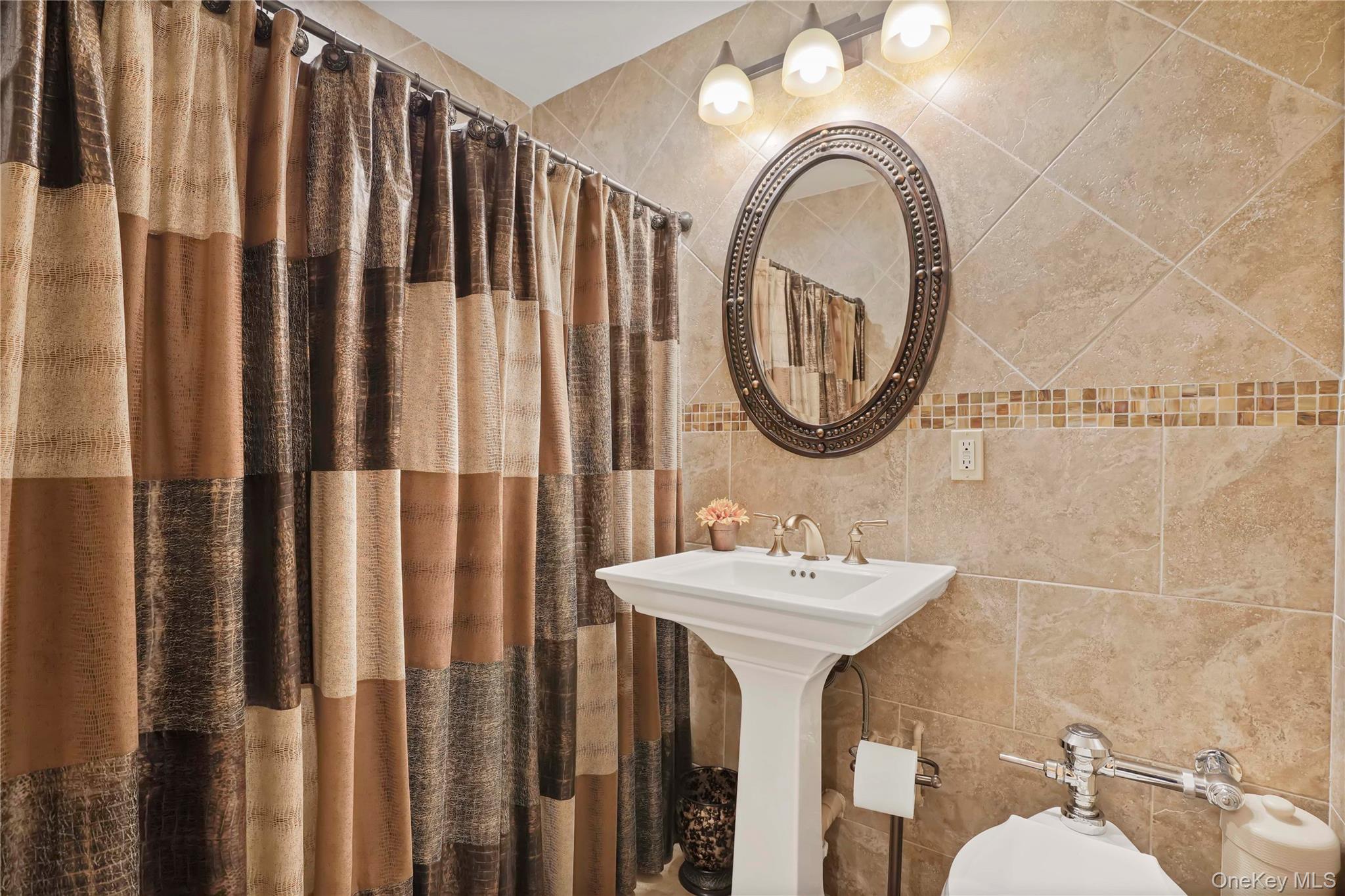 #13 photo, 84-39 153 AVE, Howard Beach , NY 11414