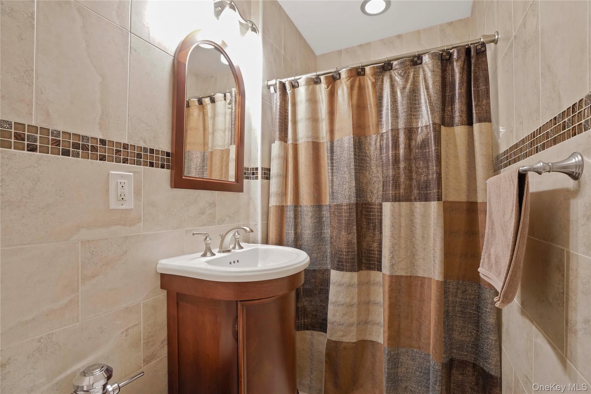 #17 photo, 84-39 153 AVE, Howard Beach , NY 11414