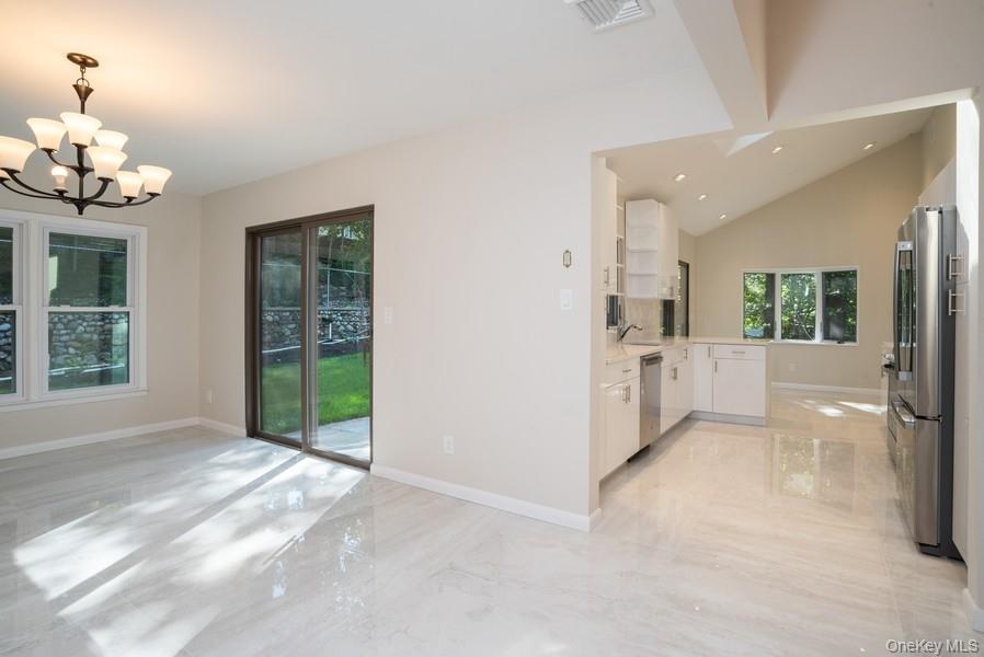 #3 photo, 17 Vista Drive, ग्रेट नेक Great Neck , NY 11021