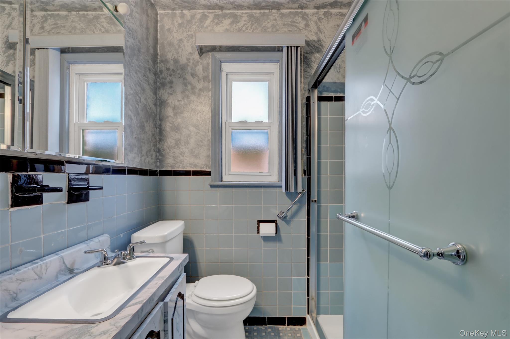 #12 photo, 81-25 258th Street, Floral Park , NY 11004