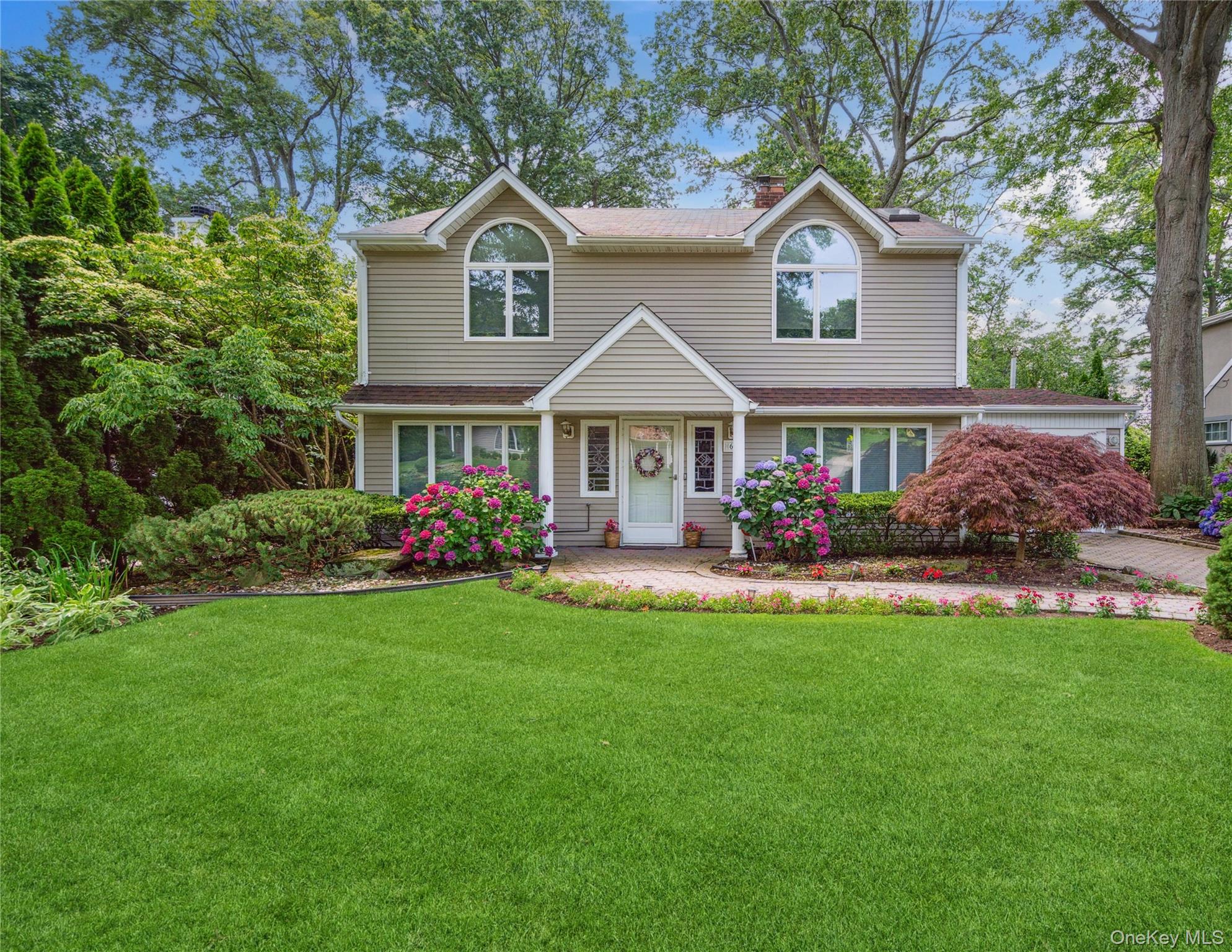 #1 photo, 60 Wakefield Avenue, Port Washington , NY 11050