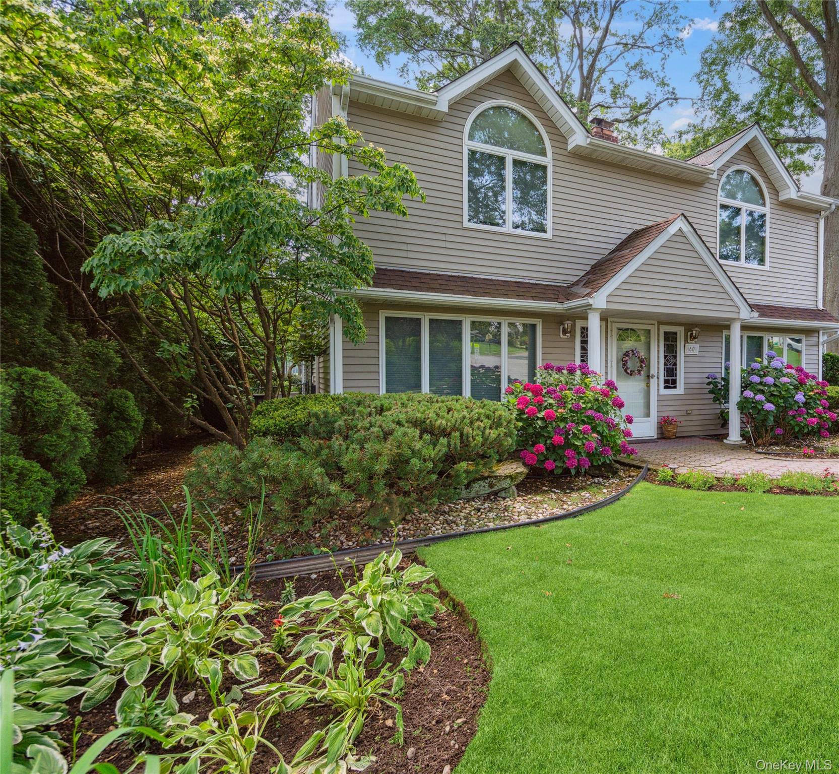 #4 photo, 60 Wakefield Avenue, Port Washington , NY 11050