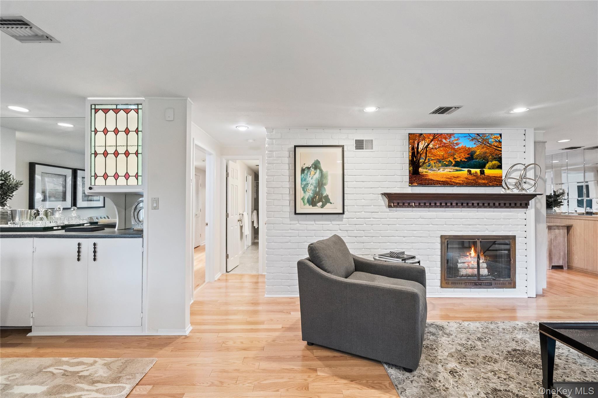 #6 photo, 60 Wakefield Avenue, Port Washington , NY 11050