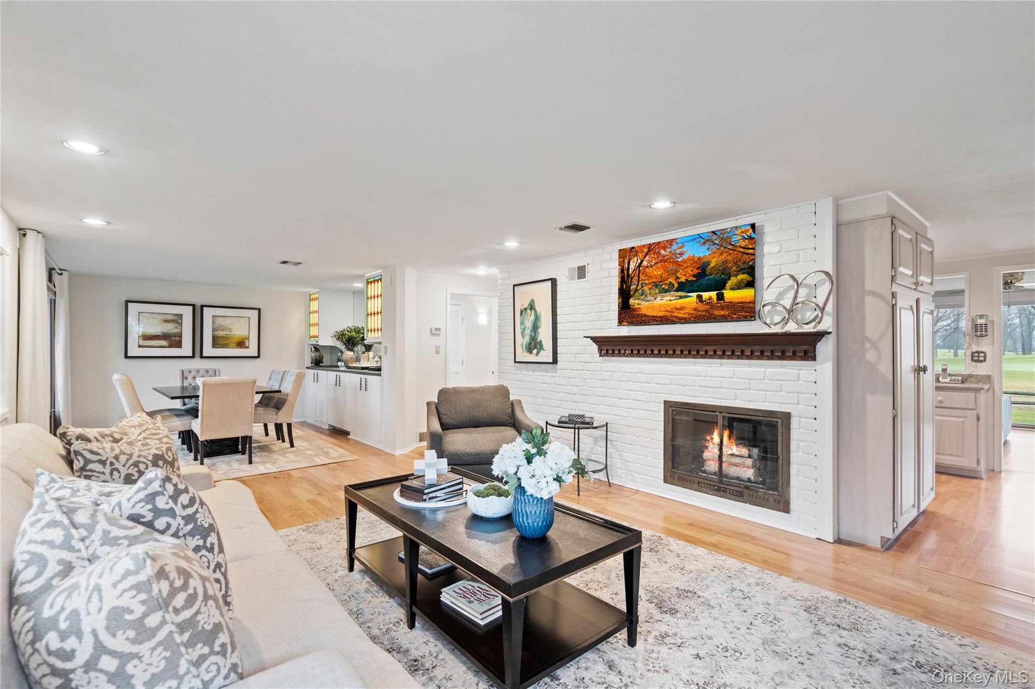 #9 photo, 60 Wakefield Avenue, Port Washington , NY 11050