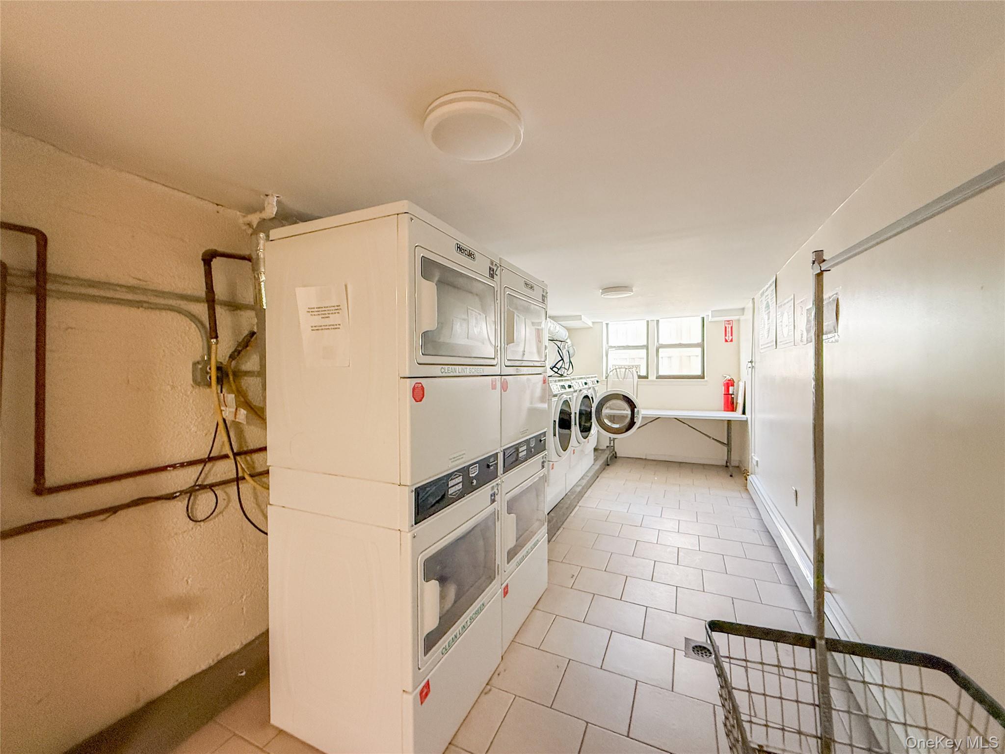 #12 photo, 65 W Broadway, 長島 長灘 Long Beach , NY 11561