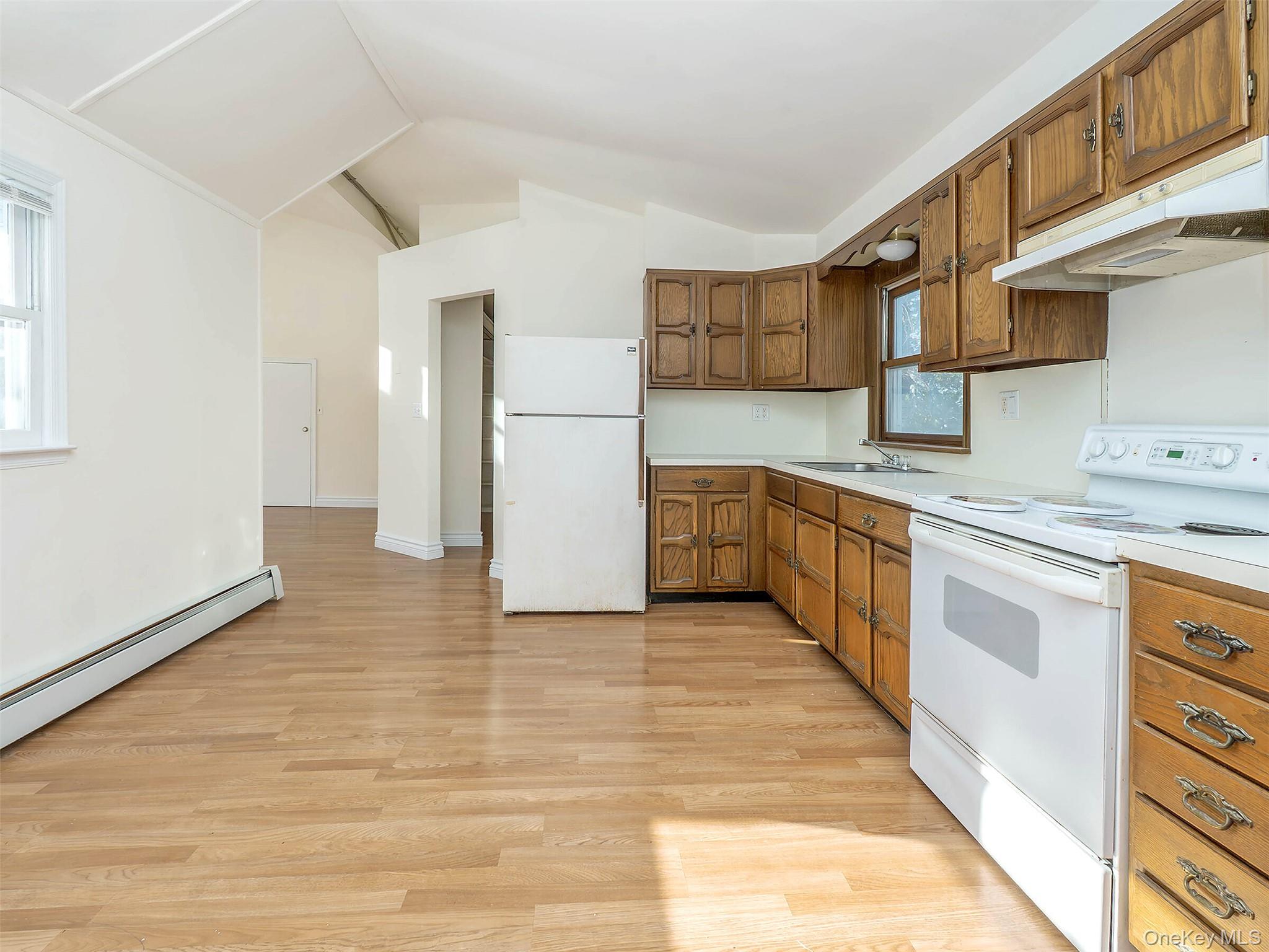 #8 photo, 12 Rams Hill Road, Glenwood Landing , NY 11547