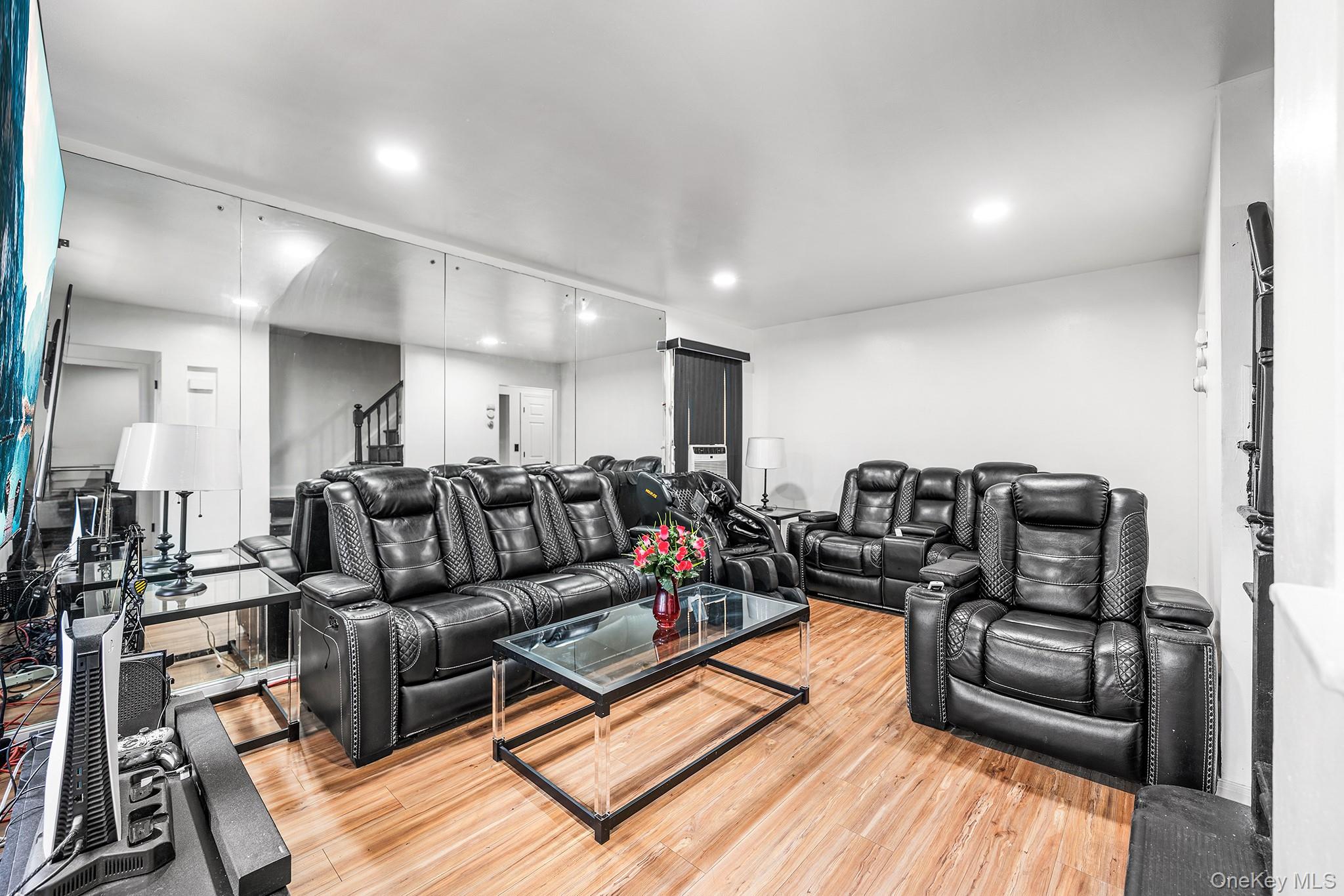 #3 photo, 13715 170th Street, 뉴욕퀸즈 Jamaica , NY 11434