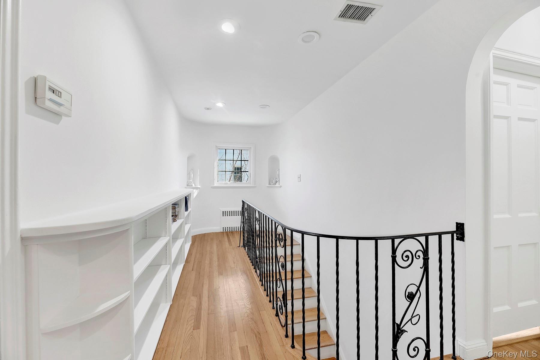 #17 photo, 166 W Olive Street, নাসাউ কাউন্টি Long Beach , NY 11561