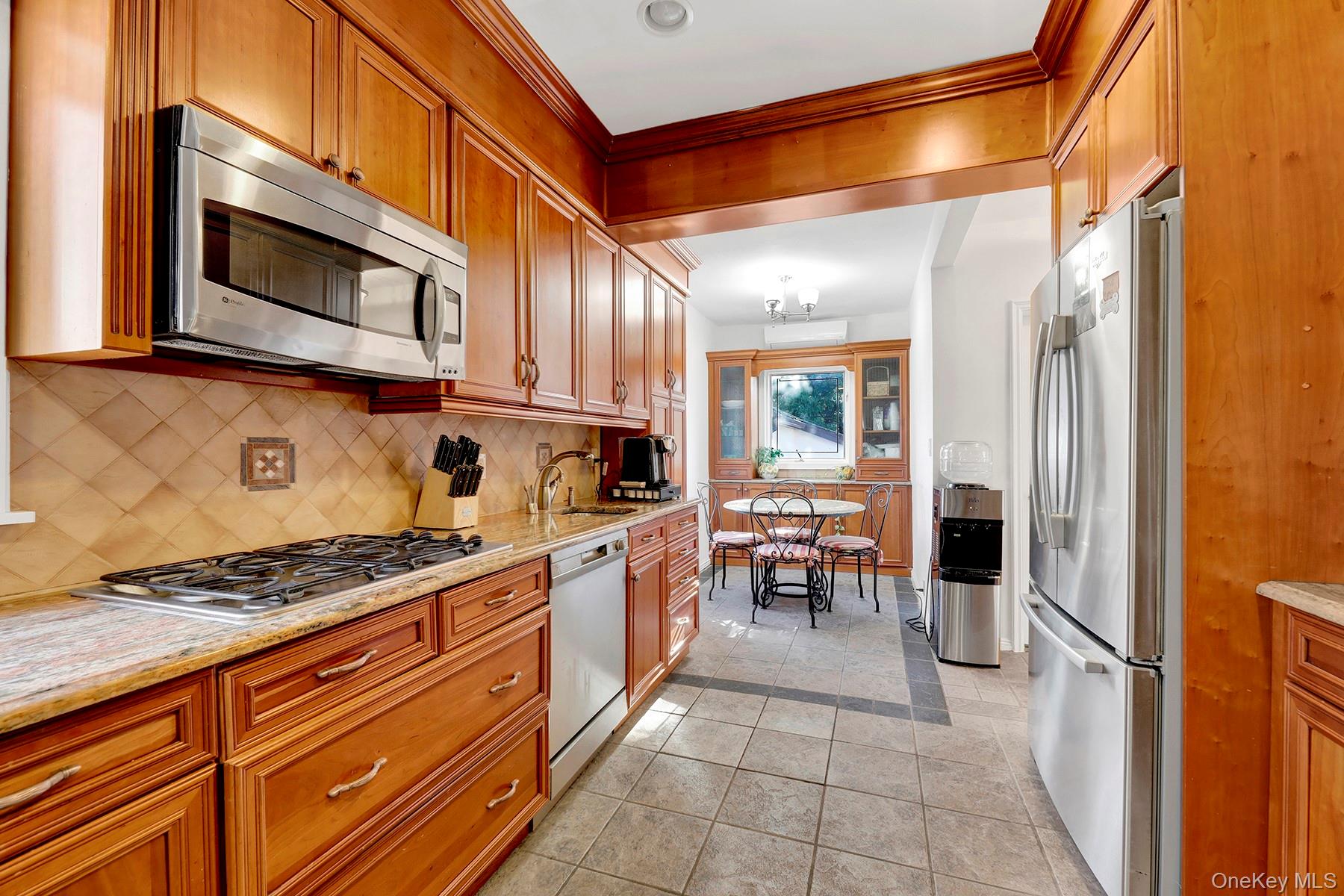 #4 photo, 166 W Olive Street, নাসাউ কাউন্টি Long Beach , NY 11561