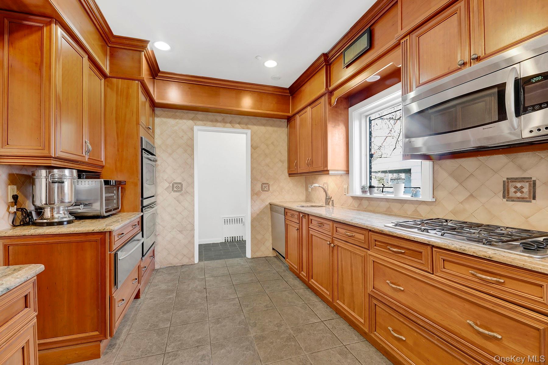 #5 photo, 166 W Olive Street, নাসাউ কাউন্টি Long Beach , NY 11561