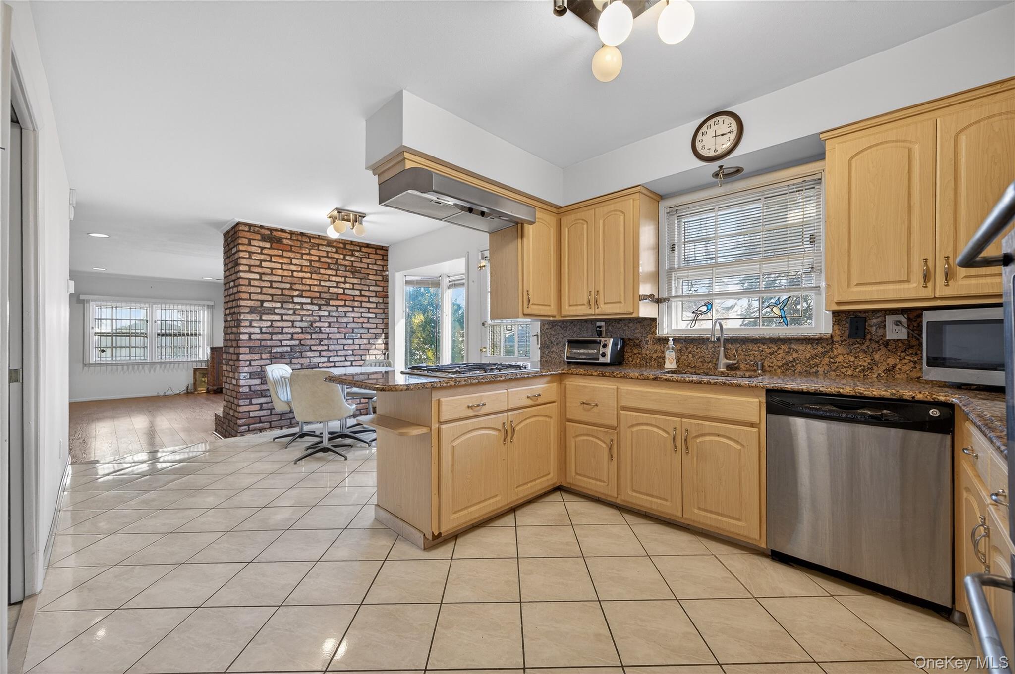 #15 photo, 100 Birch Hill Drive, Albertson , NY 11576