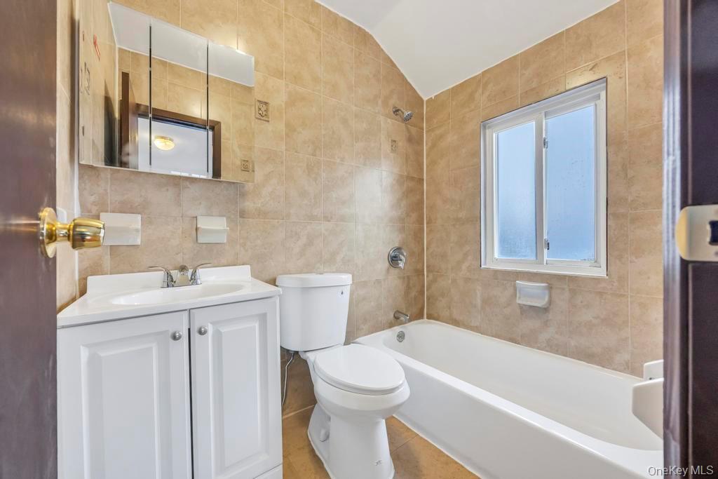 #11 photo, 143-06 243rd Street, קווינס Rosedale , NY 11422