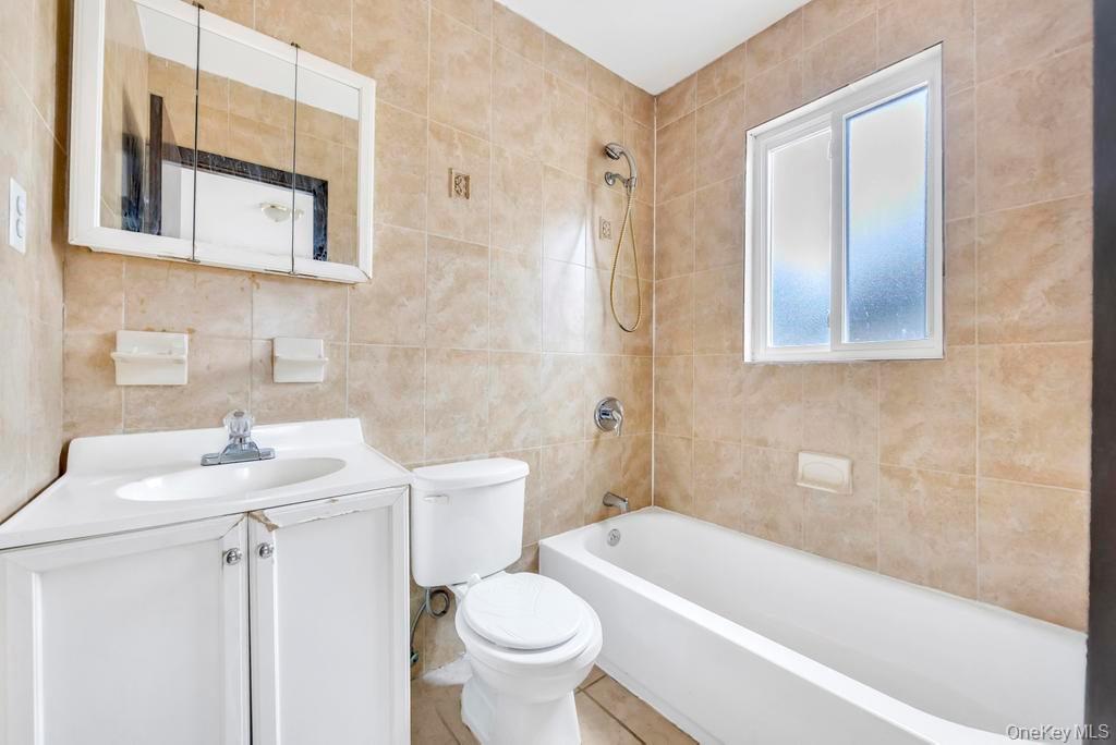 #15 photo, 143-06 243rd Street, קווינס Rosedale , NY 11422