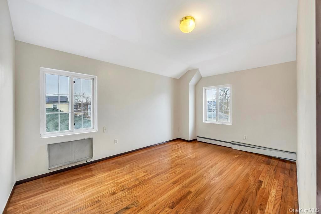 #9 photo, 143-06 243rd Street, קווינס Rosedale , NY 11422