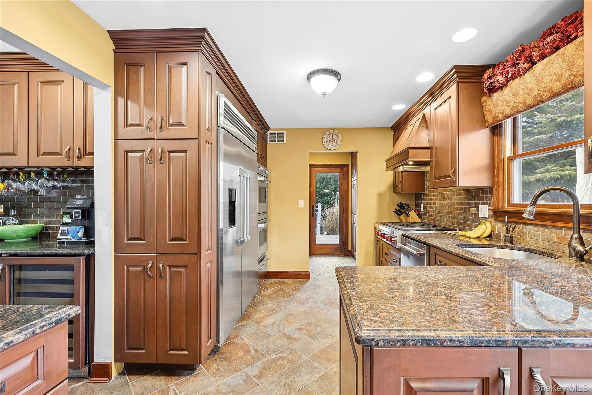 #4 photo, 23 Janet Street, 롱 아일랜드 Port Jefferson Station , NY 11776