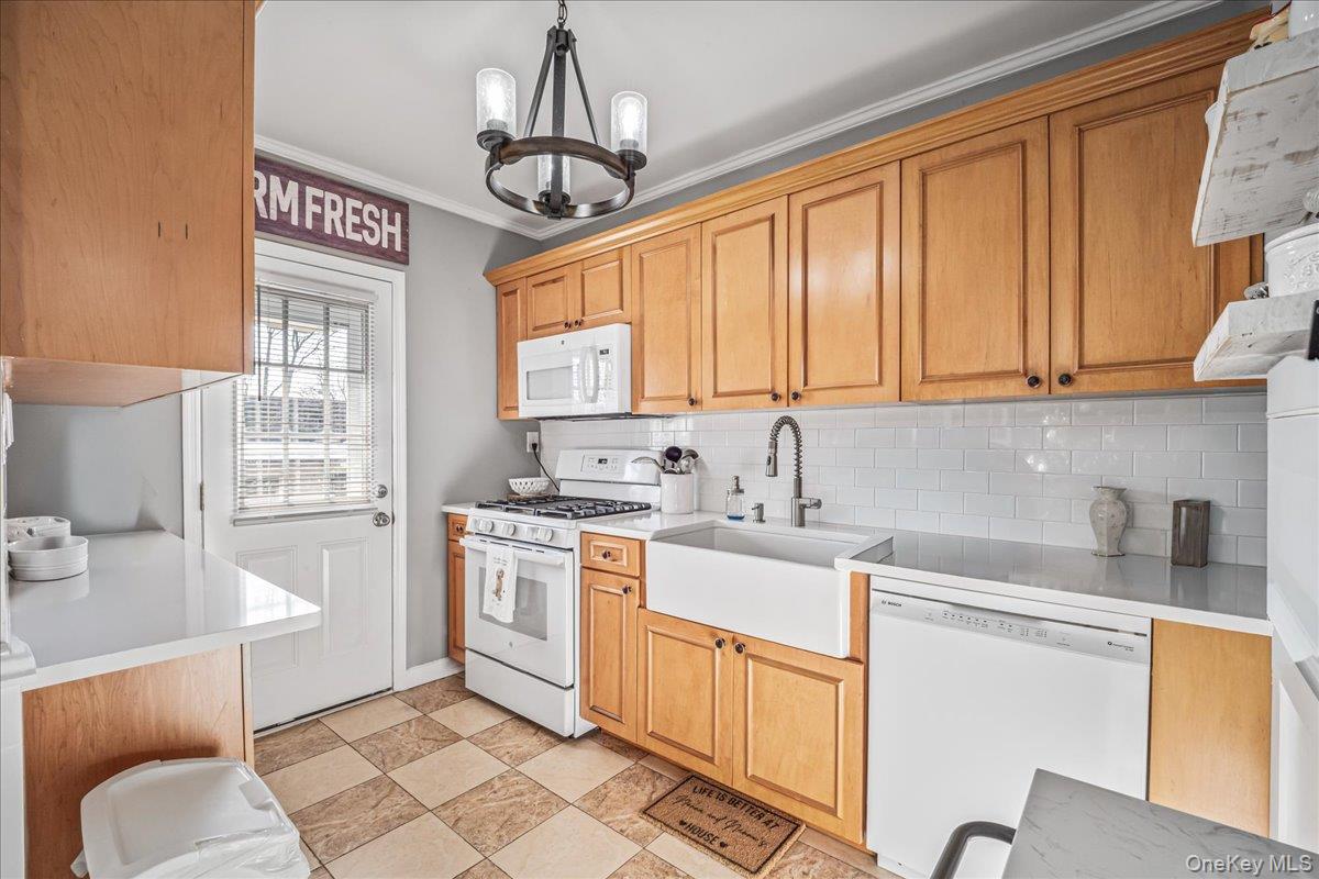 #14 photo, 65-26 Admiral Avenue, كوينز Middle Village , NY 11379