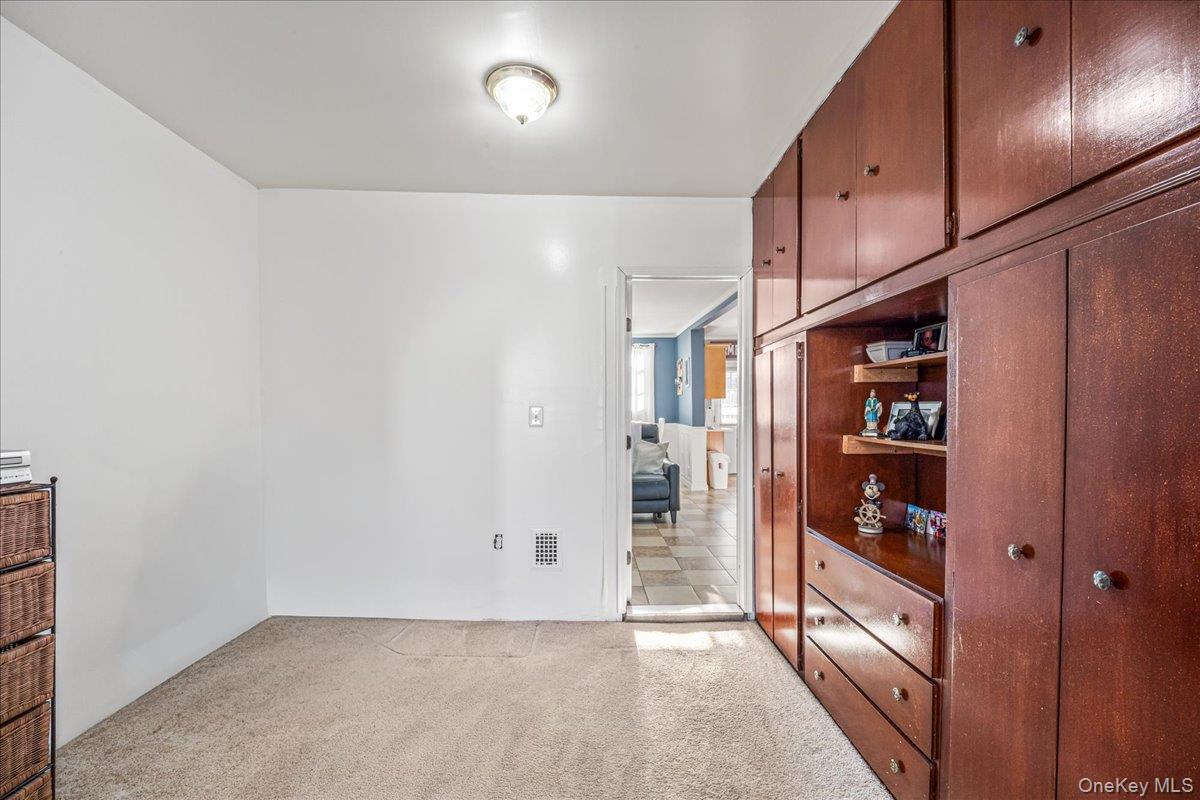 #15 photo, 65-26 Admiral Avenue, كوينز Middle Village , NY 11379