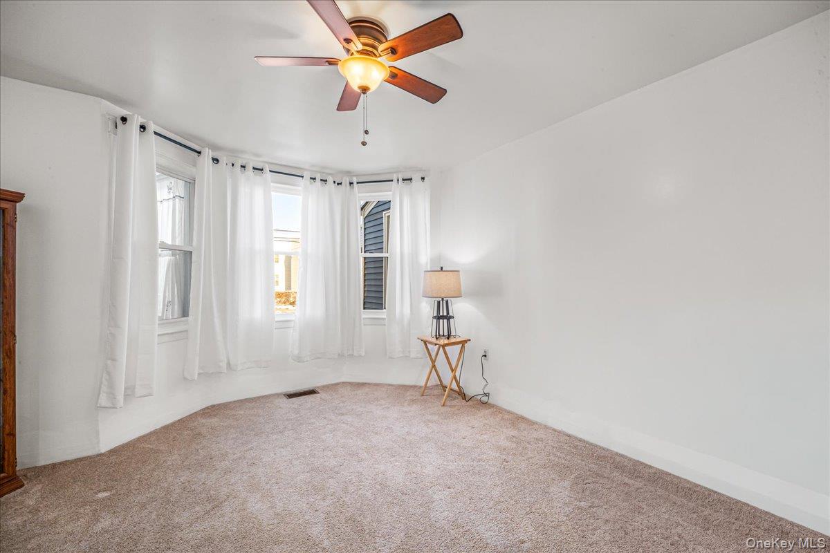 #17 photo, 65-26 Admiral Avenue, كوينز Middle Village , NY 11379