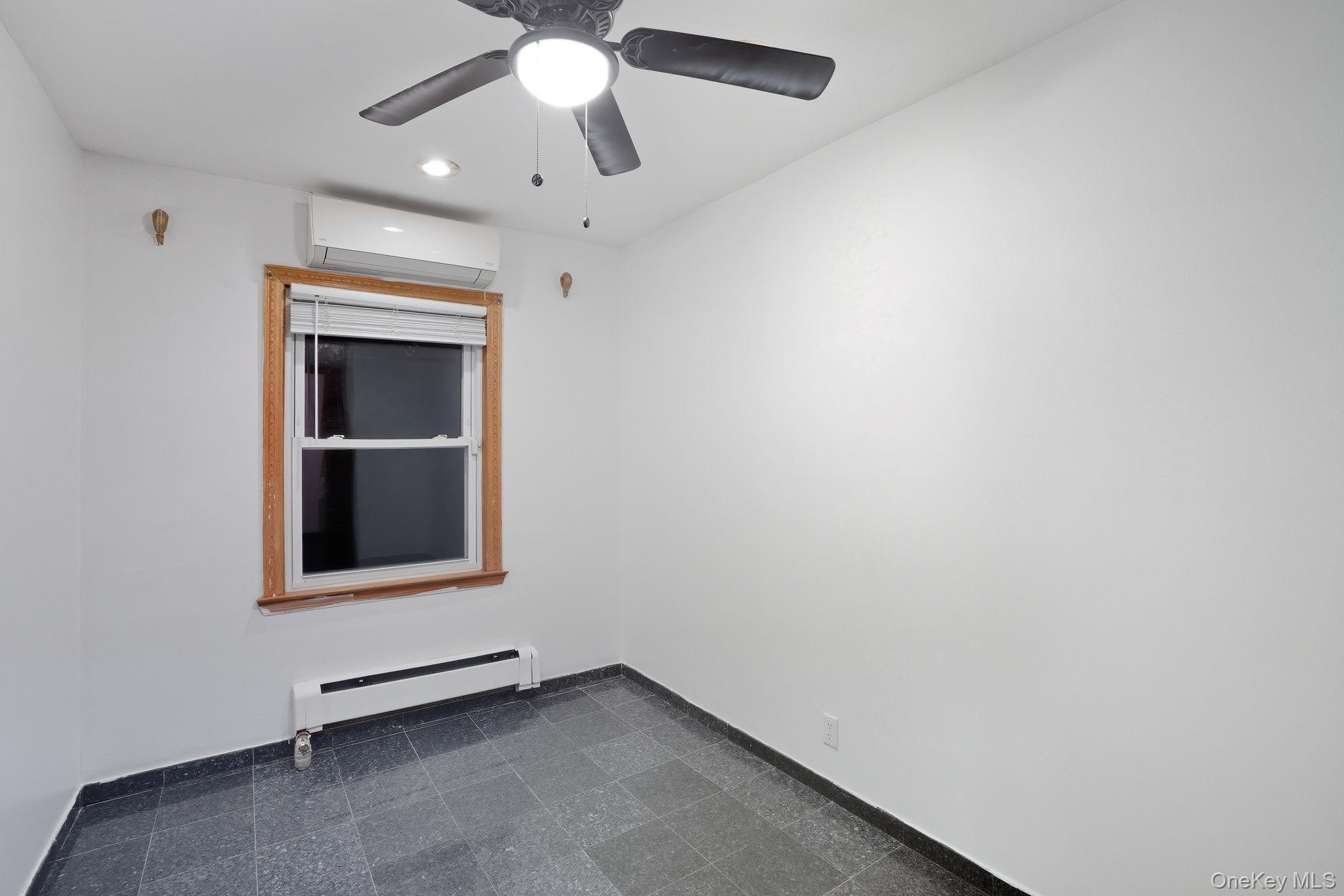 #2 photo, 82-01 251 St., Apt. 2 251 Street, קווינס Bellerose , NY 11426