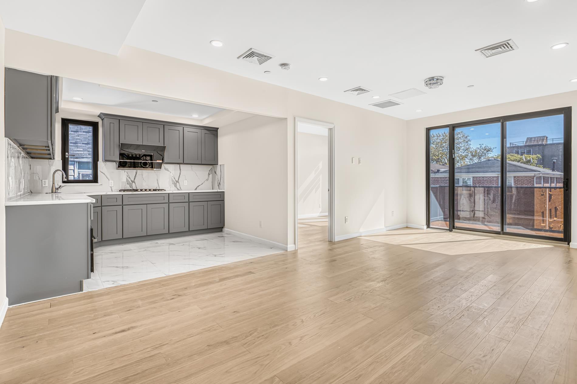 #6 photo, 207 Bay 35th Street, Gravesend , NY 11214