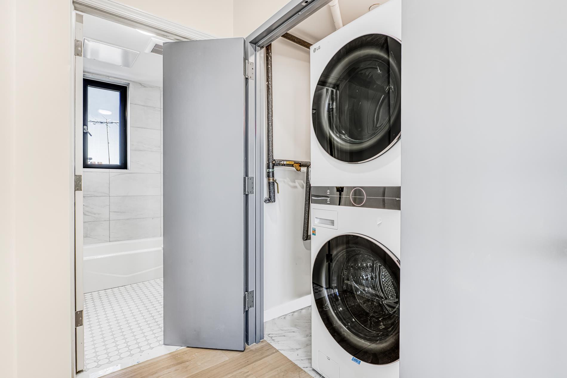 #4 photo, 207 Bay 35th Street, Gravesend , NY 11214