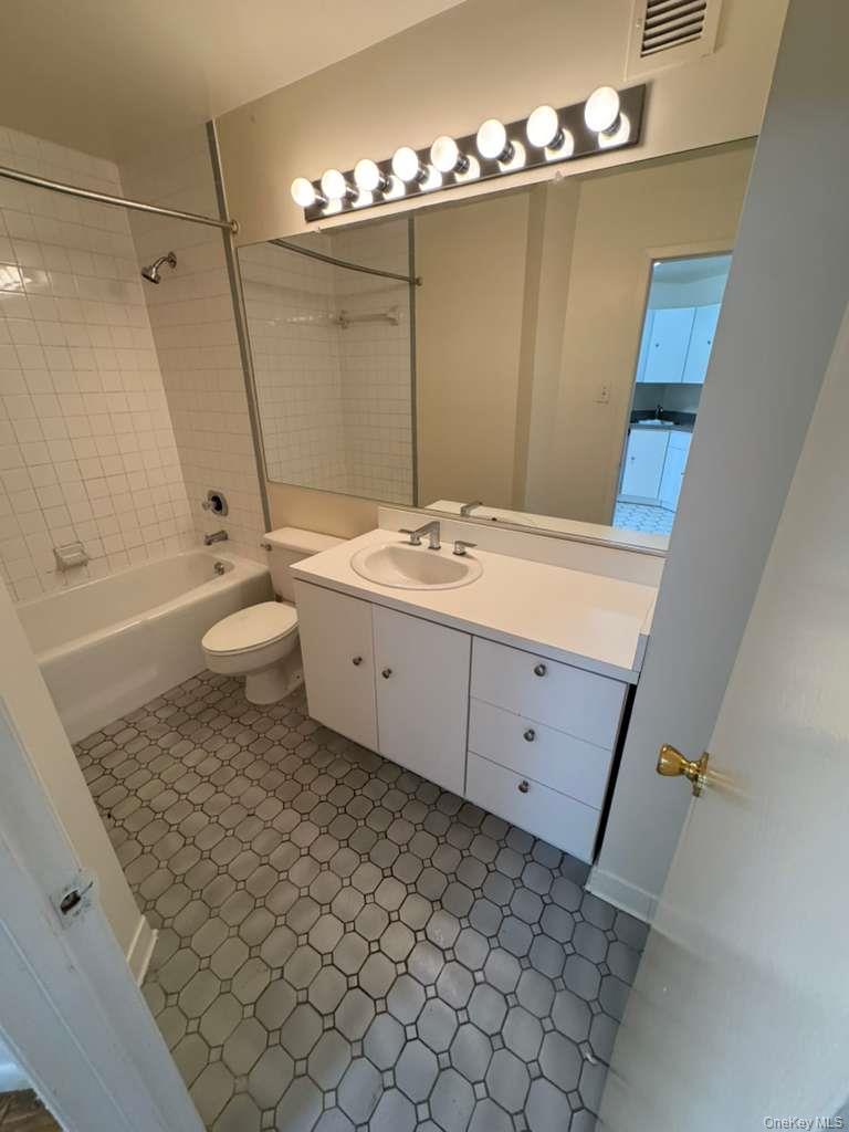 #10 photo, 27 Ludlow Street, Yonkers , NY 10705