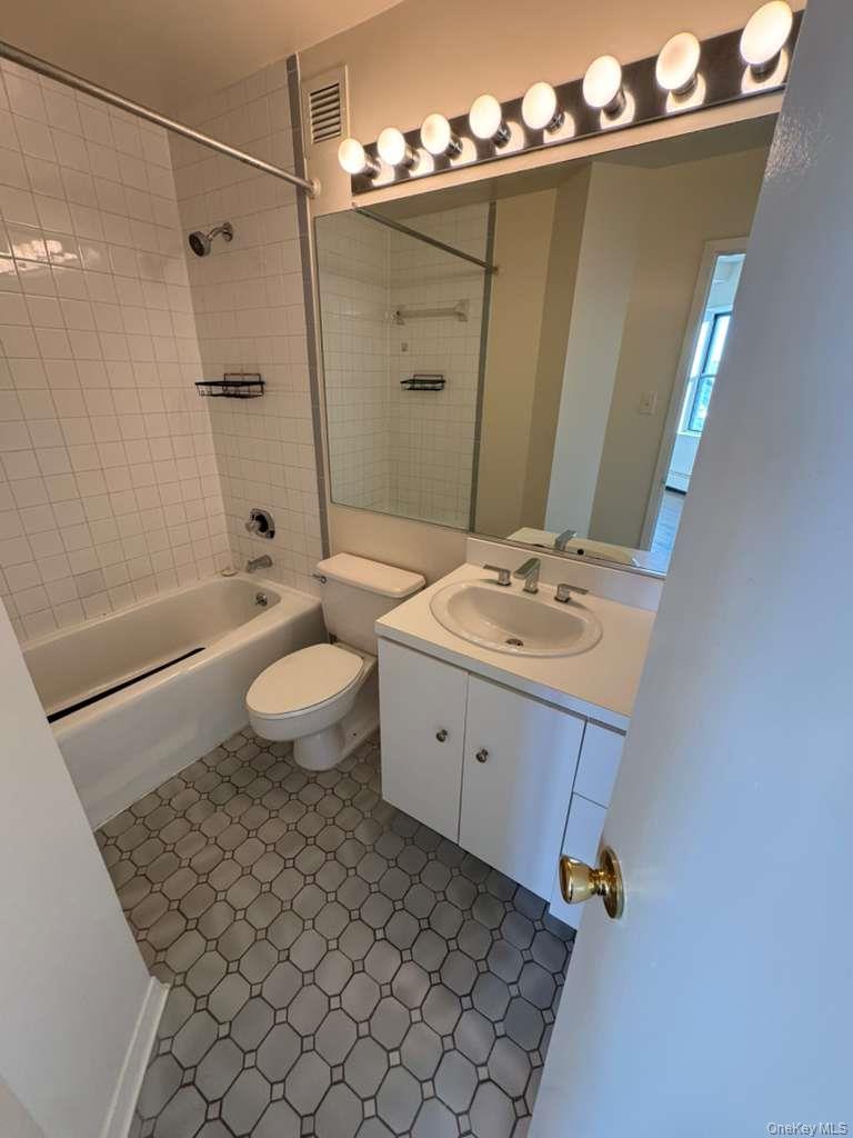 #9 photo, 27 Ludlow Street, Yonkers , NY 10705