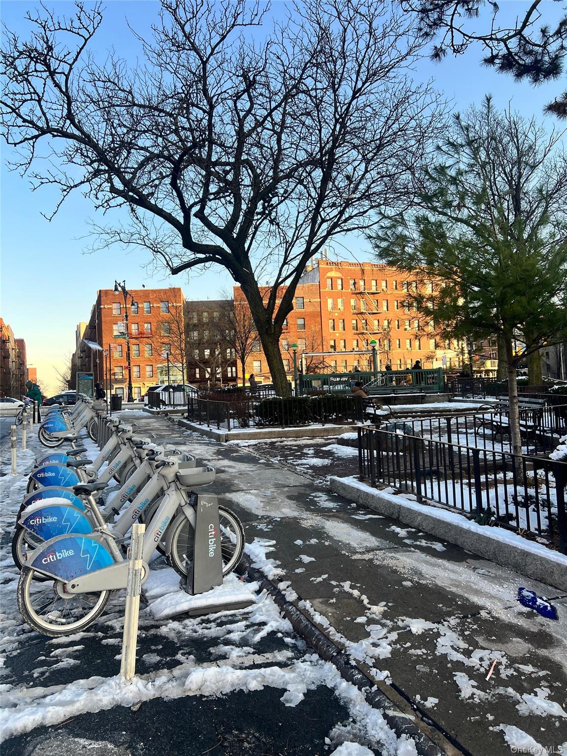 #10 photo, 1925 Grand Concourse, برونكس Bronx , NY 10453