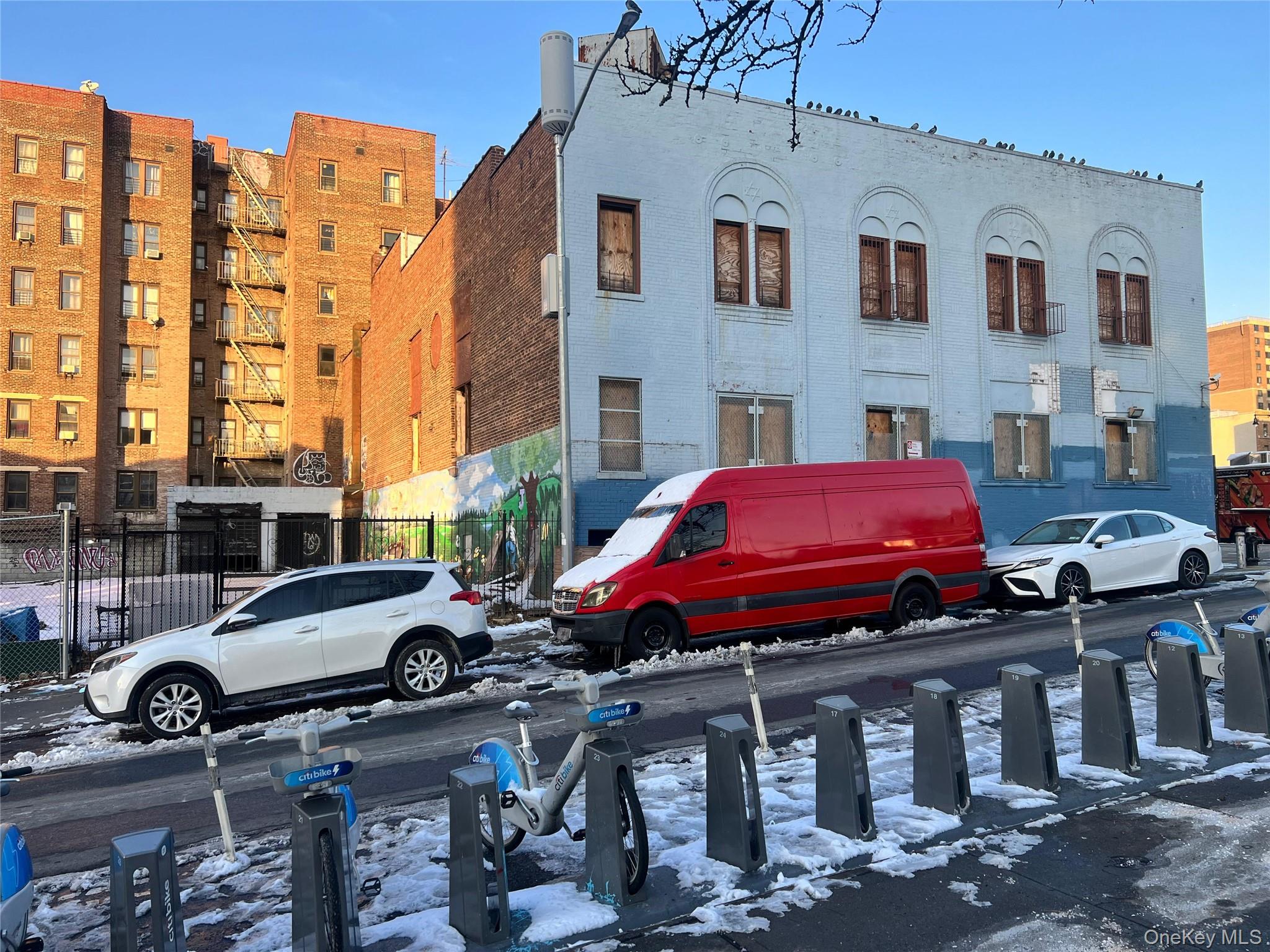 #4 photo, 1925 Grand Concourse, برونكس Bronx , NY 10453