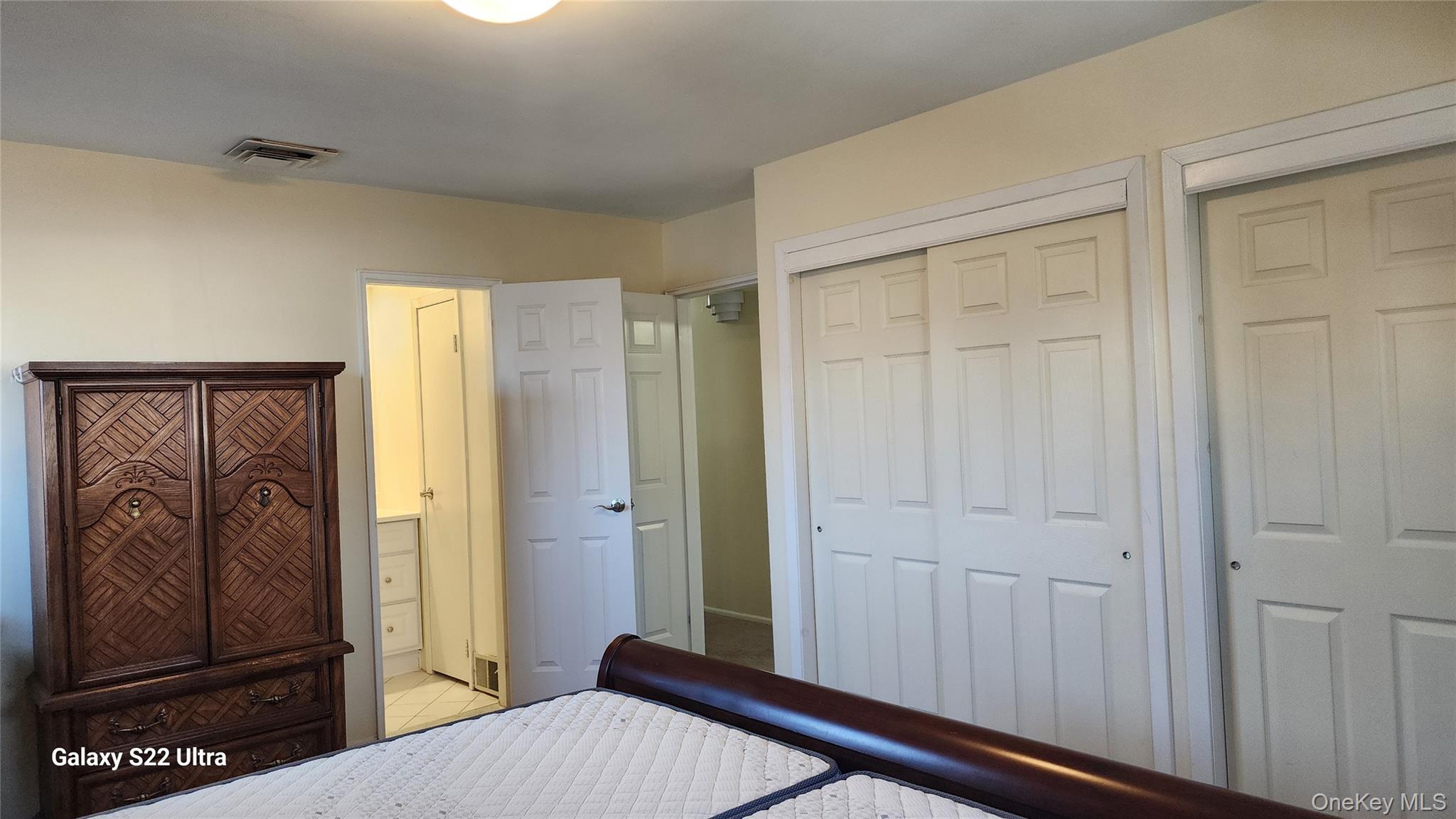 #13 photo, 101 Wayne Street, Jericho , NY 11753