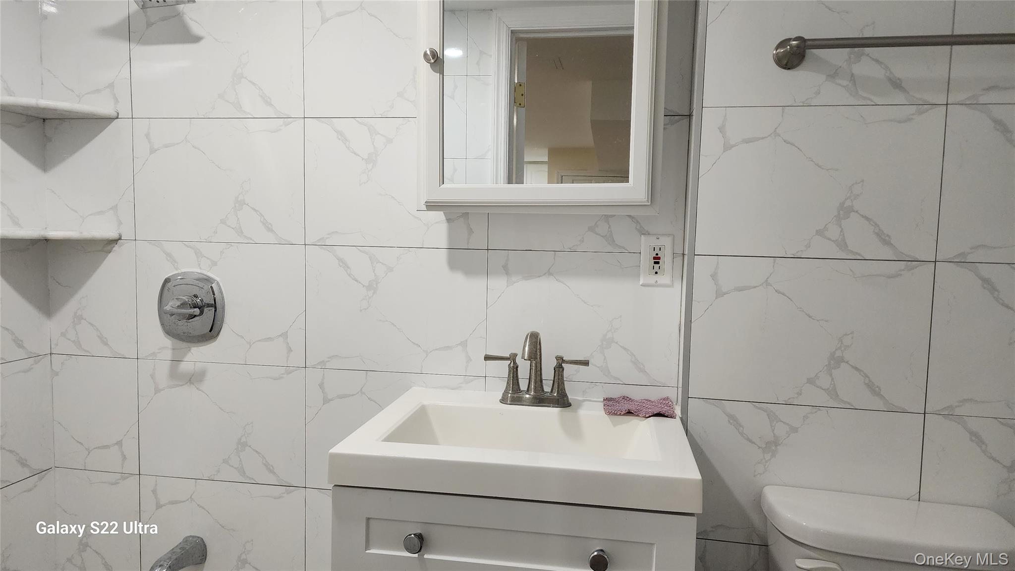 #14 photo, 101 Wayne Street, Jericho , NY 11753