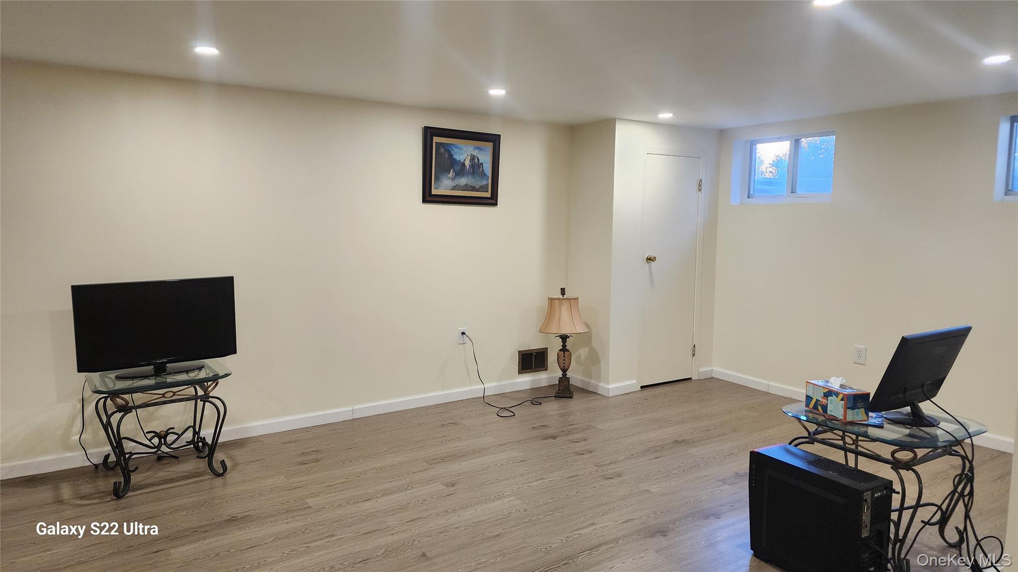 #15 photo, 101 Wayne Street, Jericho , NY 11753