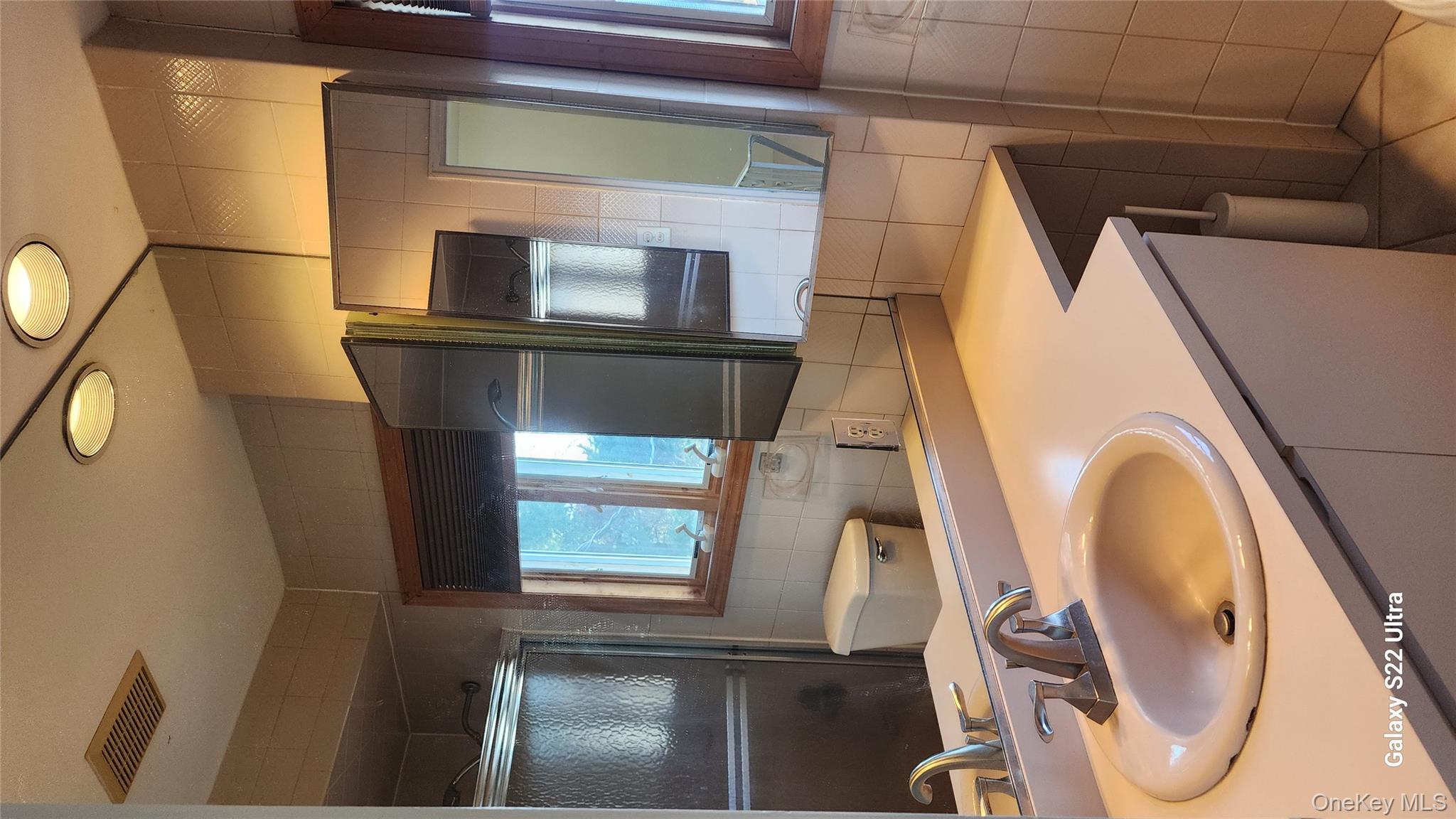 #8 photo, 101 Wayne Street, Jericho , NY 11753