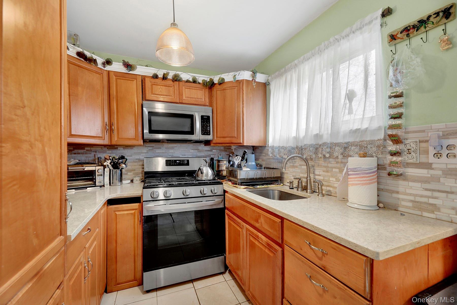 #8 photo, 34 Tamarack Street, Central Islip , NY 11722