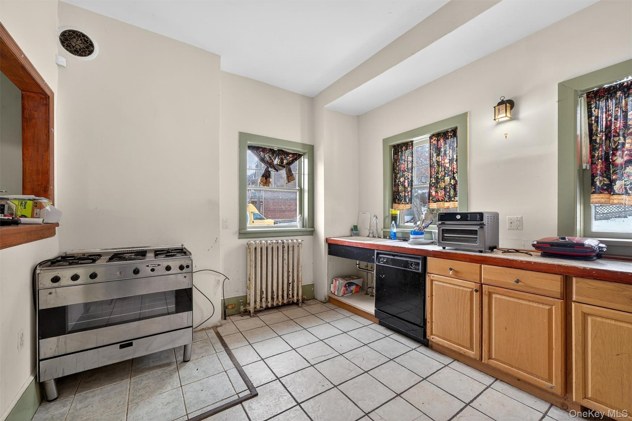 #9 photo, 58 Leroy Place, Newburgh , NY 12550