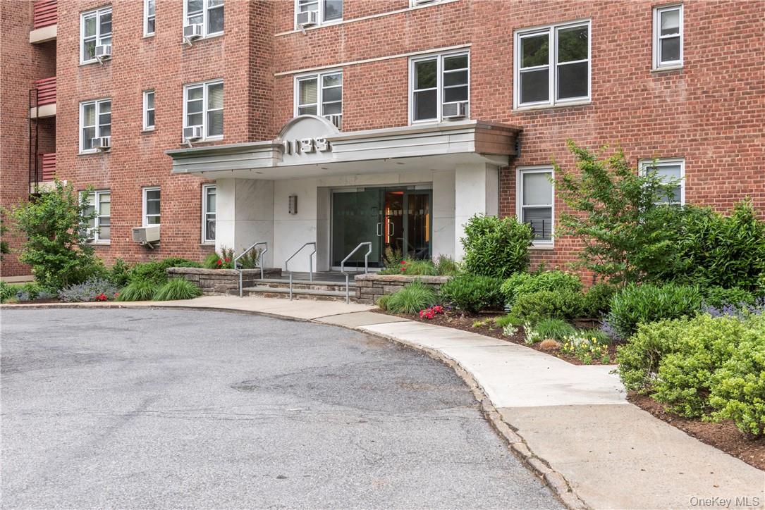 #16 photo, 1133 Midland Avenue, Bronxville , NY 10708