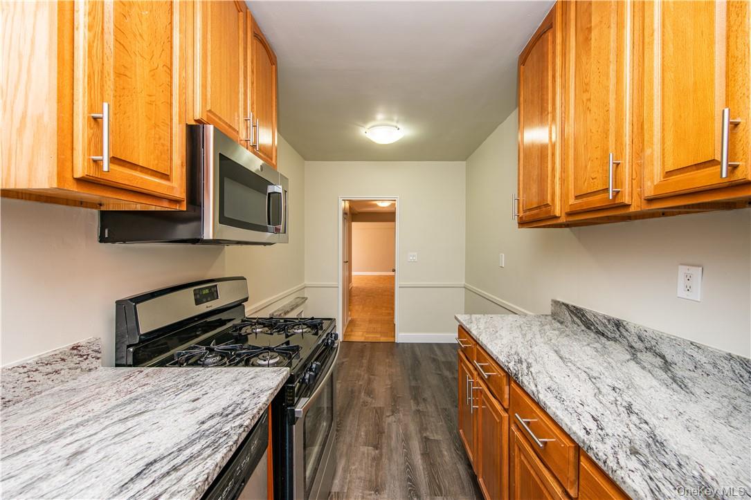 #6 photo, 1133 Midland Avenue, Bronxville , NY 10708