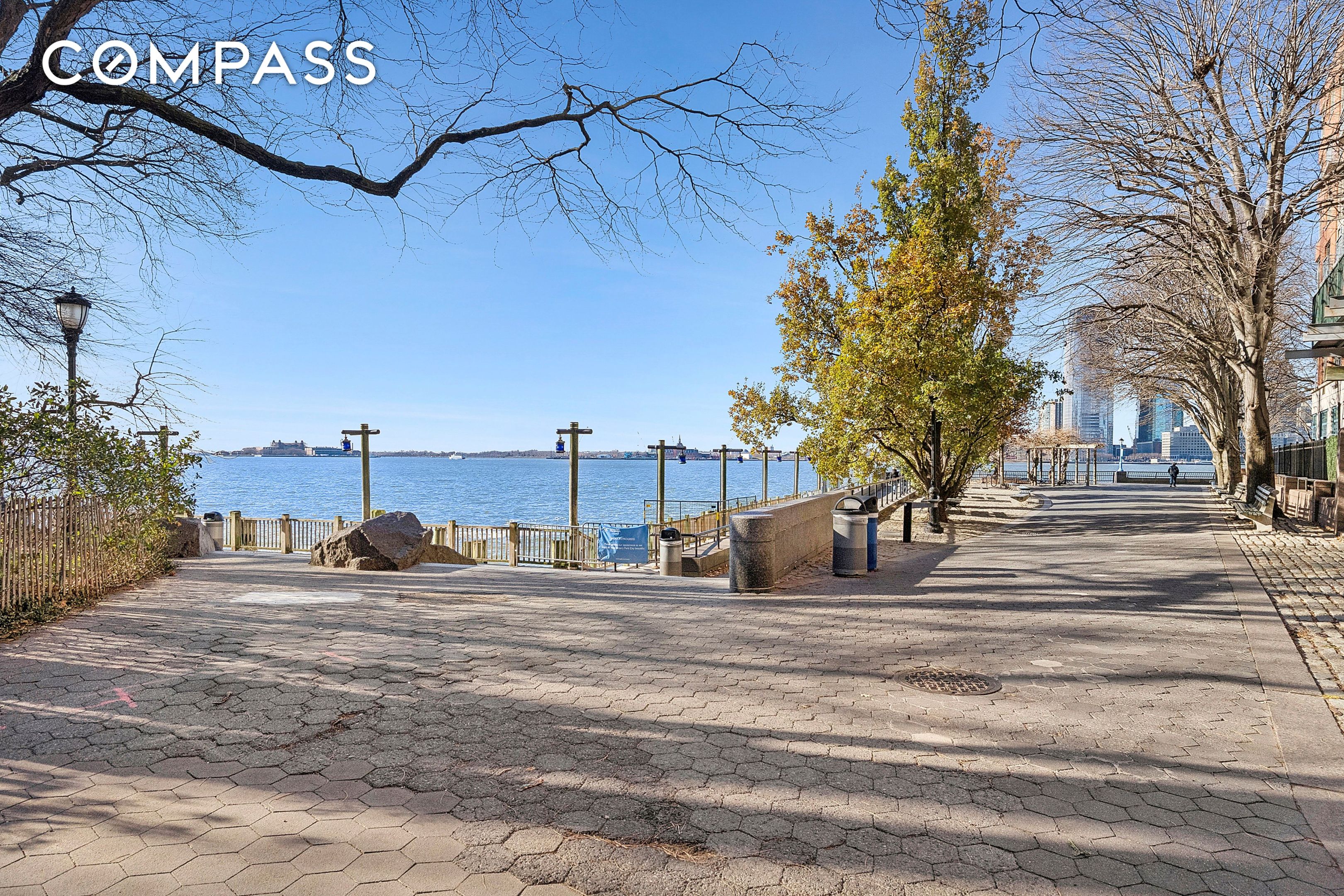 #9 photo, 21 S End Avenue, मैनहटन Battery Park City , NY 10280