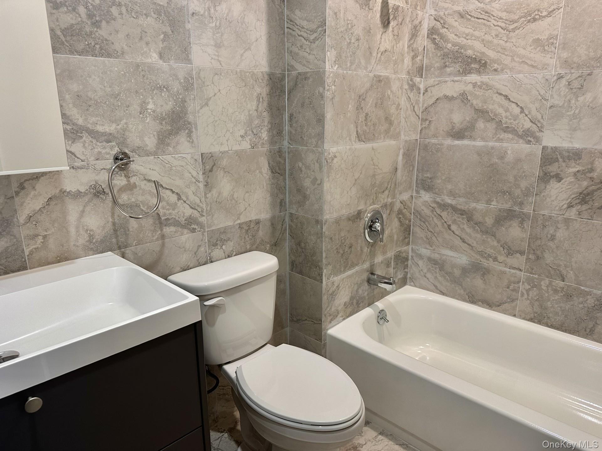 #3 photo, 362 W MERRICK Road, Valley Stream , NY 11580