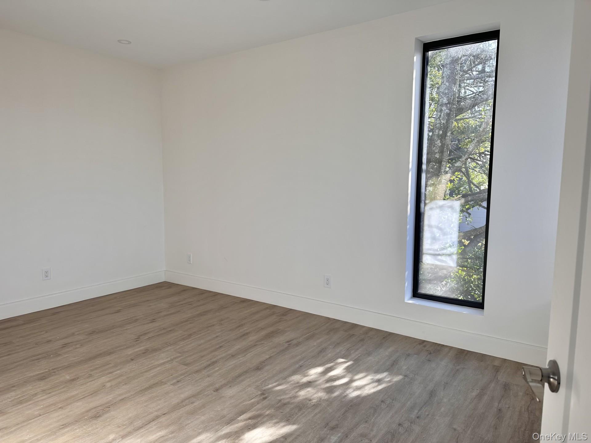 #4 photo, 362 W MERRICK Road, Valley Stream , NY 11580